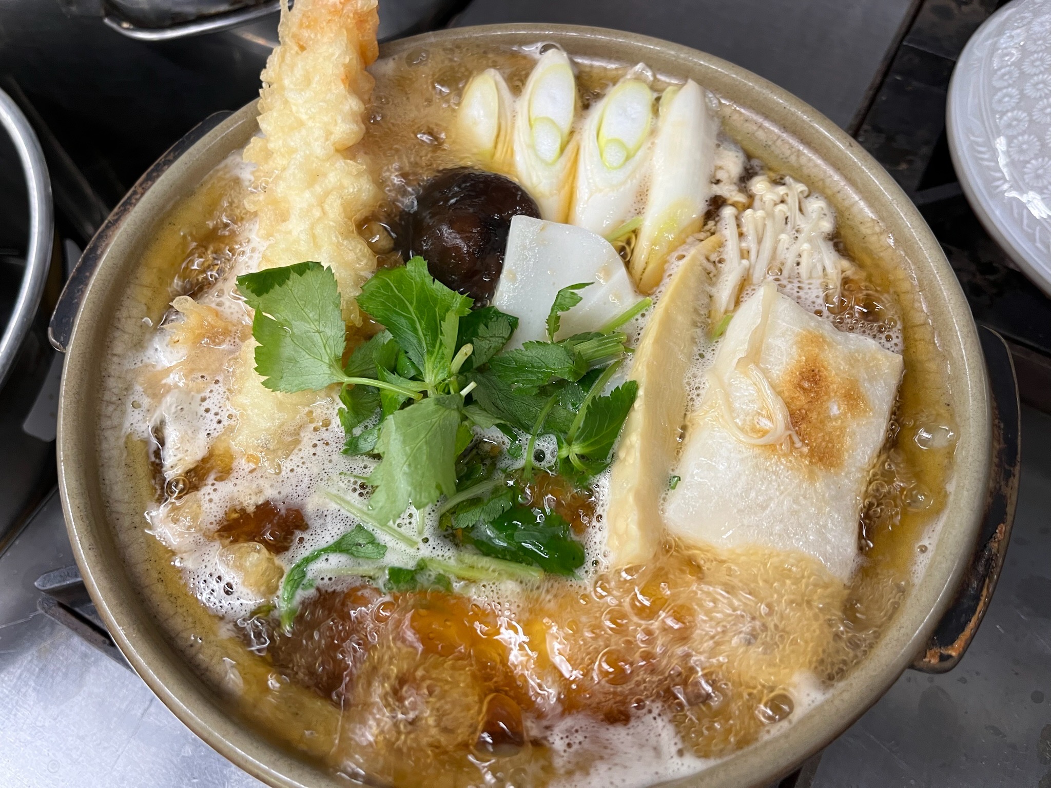 「鍋焼きうどん」始めました。