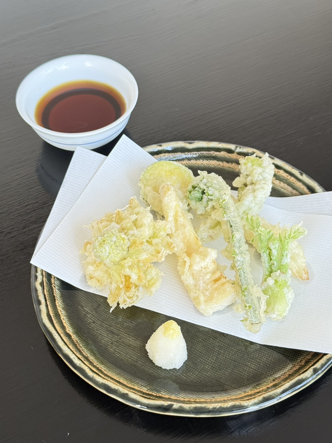 「山菜天ぷら」始めました。